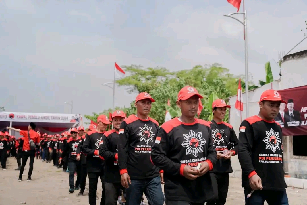 SIGAP: Satgas Cakra Buana ini benteng pertahanan Pancasila maupun NKRI tersebut, siap mengawal Pemilu 2024 jujur dan adil.  (DPC PDIP BOJONEGORO FOR RADAR BOJONEGORO)