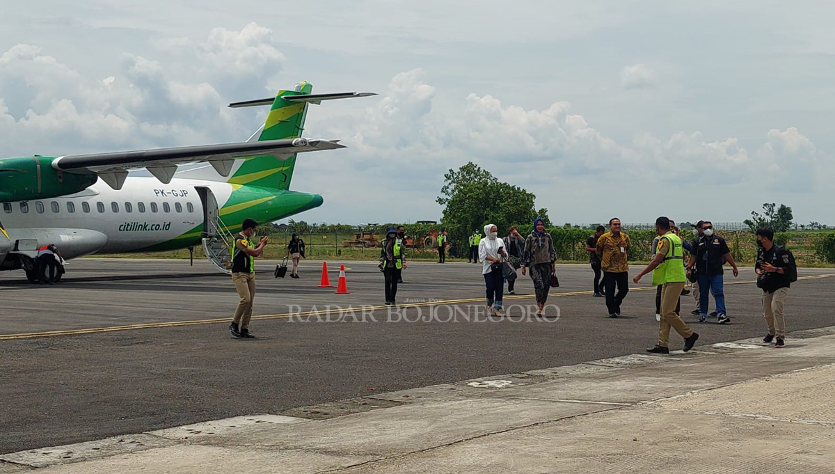 OPTIMALISASI: Bandara Ngloram senantiasa dilakukan optimalisasi. Di antaranya untuk pelatihan penerbangan, feeder, serta bengkel perbaikan pesawat.  (LUKMAN HAKIM/RADAR BLORA)