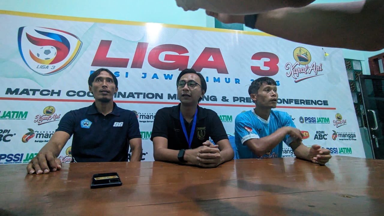 Slamet Sampurno, pelatih PSIL Lumajang.