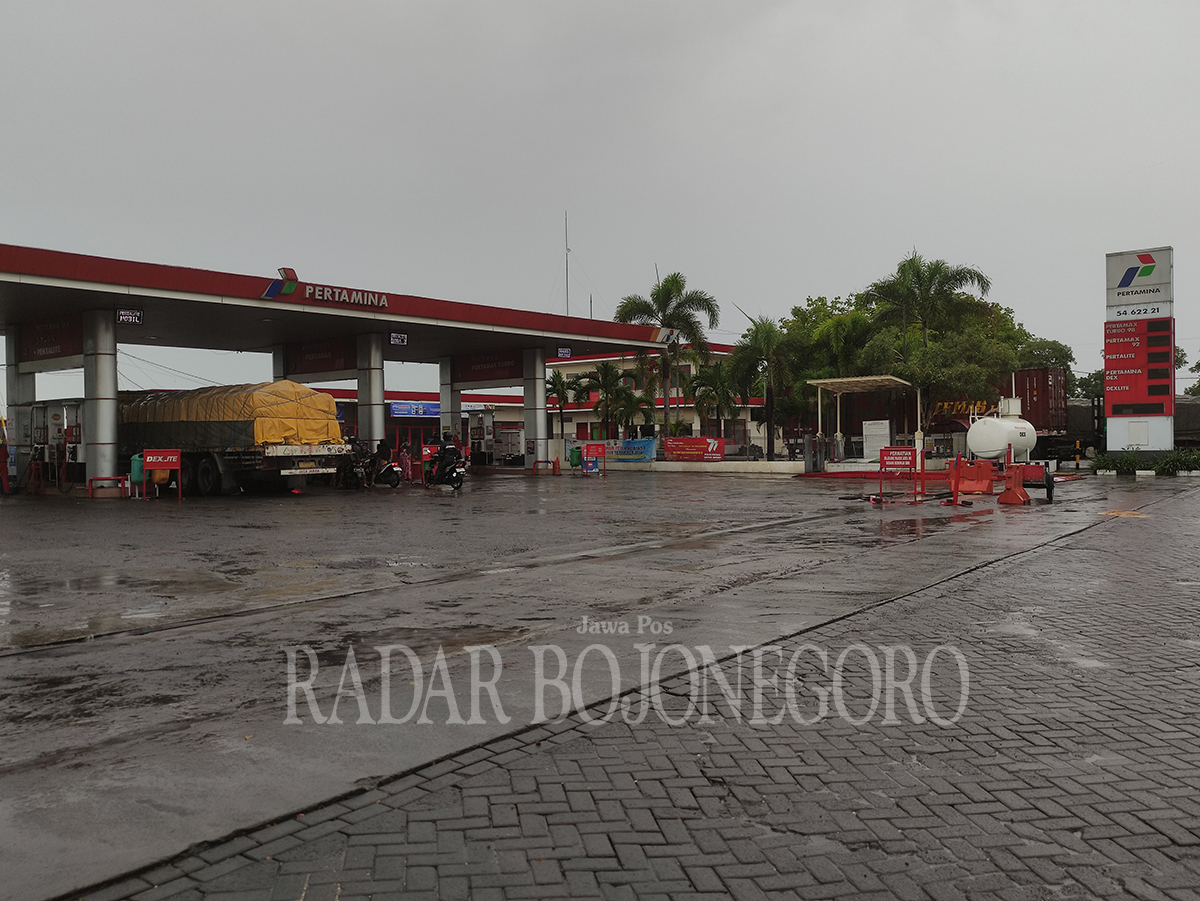 DIKUOTA:  Salah satu SPBU di Lamongan yang menjual pertalite. (ANJAR DWI PRADIPTA/RDR.LMG)