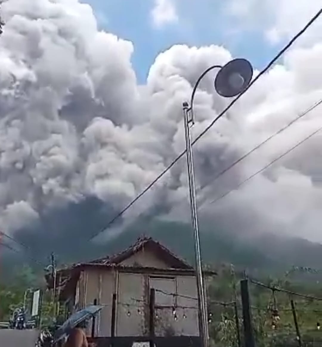 Gunung Merapi erupsi, ini wilayah terjauh yang terkena dampaknya.