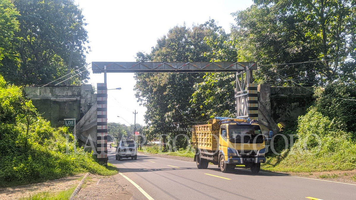 BAKAL JADI WISATA : Rute rel Loco Tour perlu pembenahan. Butuh biaya Rp 5 miliar. Rencananya pendanaan akan ditawarkan ke investor. (RAHUL/RDR.BJN)