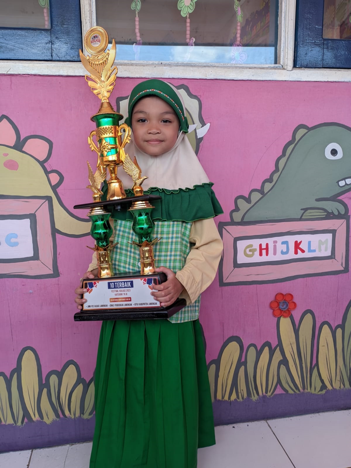 Kawan Cilik Feyza Azmya Khalila.