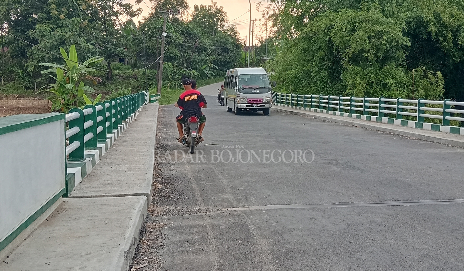 KONEKSI: Pemkab telah membangun jembatan di Kecamatan Ngambon melancarkan transportasi yang mendongkrak pertumbuhan ekonomi. (YANA DWI KURNIAWATI/RDR.BJN)