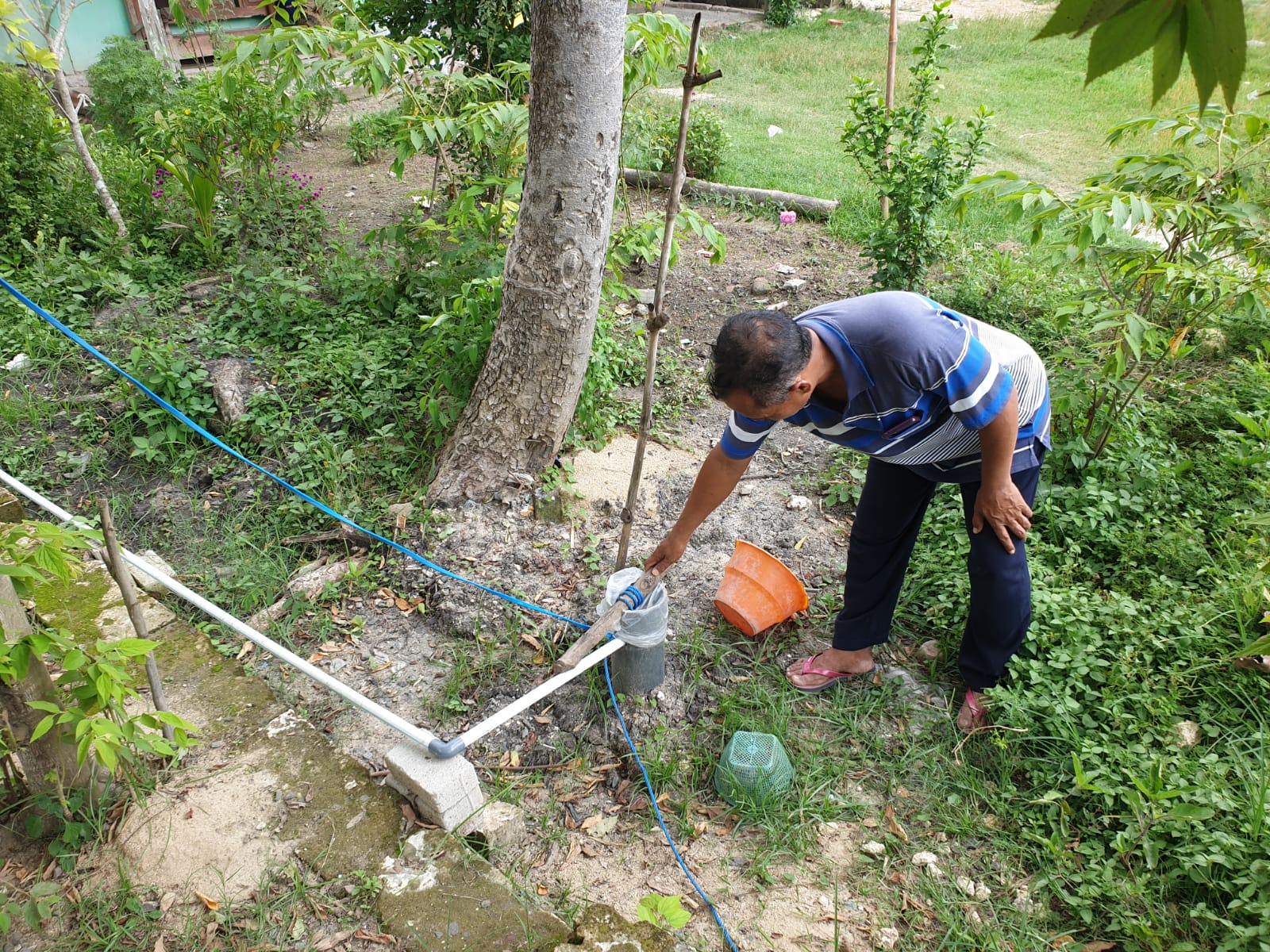 Sumur bor di salah satu Desa Grebegan Kecamatan Kalitidu turut membantu warga memperoleh air untuk kebutuhan sehari-hari.