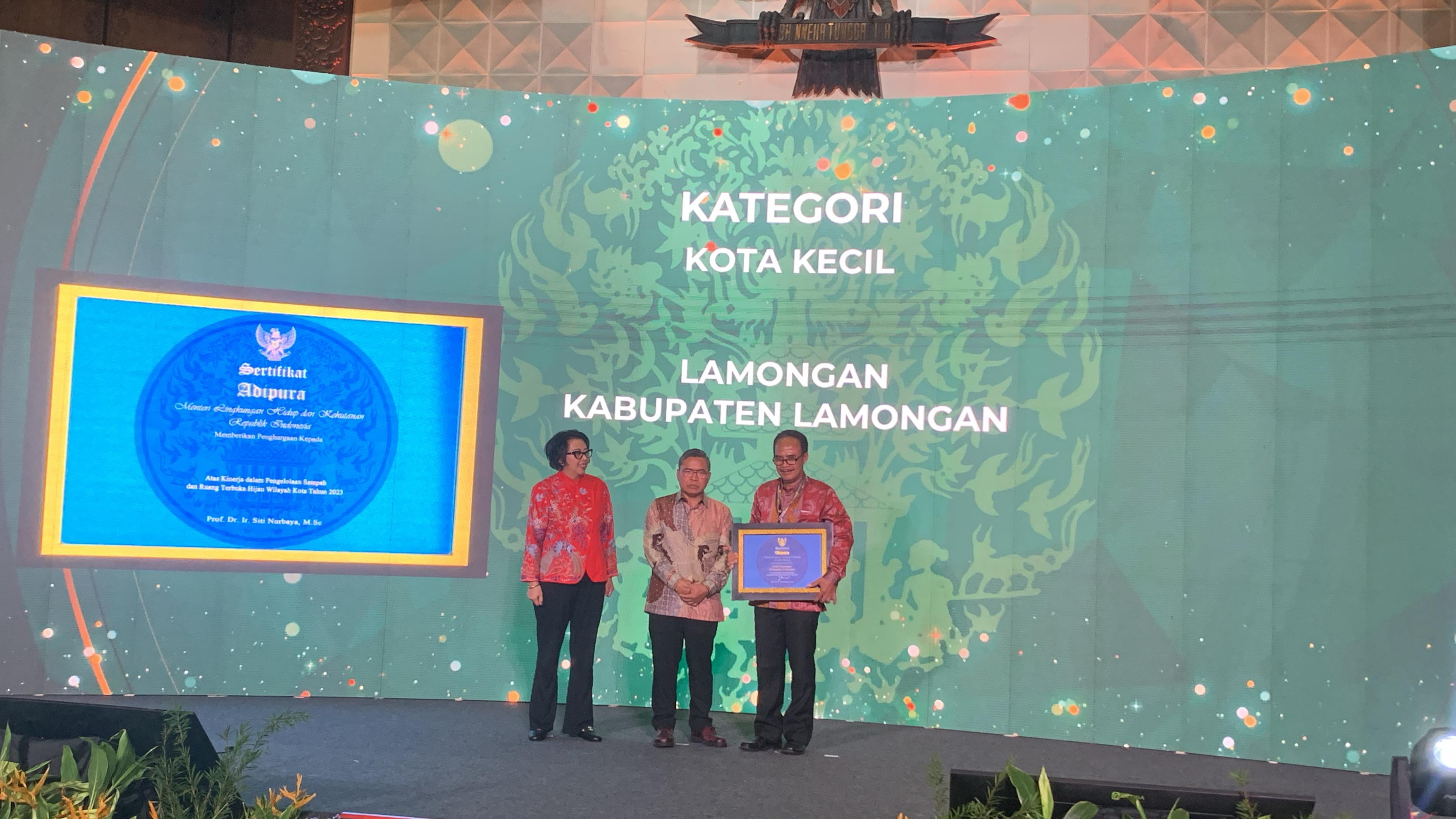 SELAMAT: Pemkab Lamongan berhasil meraih Penghargaan Adipura kategori kota kecil. (IST/RDR.LMG)