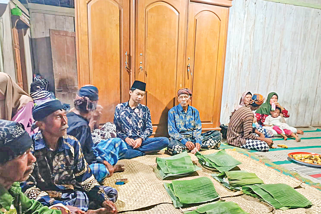 PERTAHANKAN TRADISI: Proses akad nikah warga Samin di Dusun Jepang, Desa/Kecamatan Margomulyo.(IST/RDR.BJN)