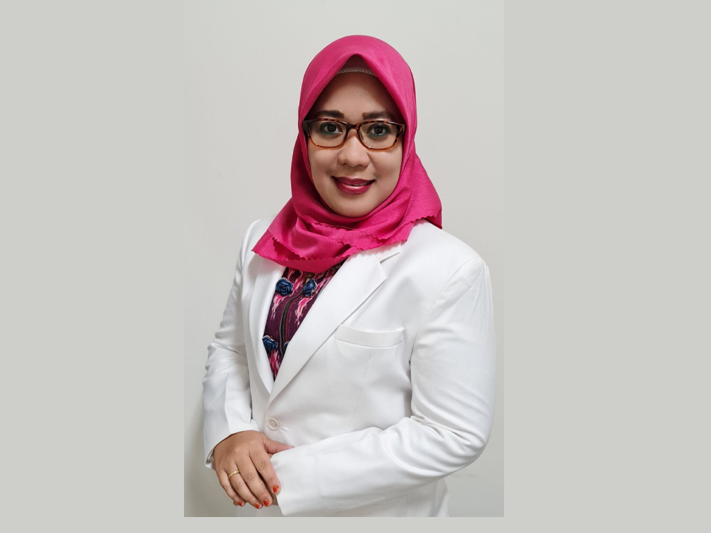 dr Maya Dewi H, MMRS (Direktur RSUD Karangkembang Lamongan)