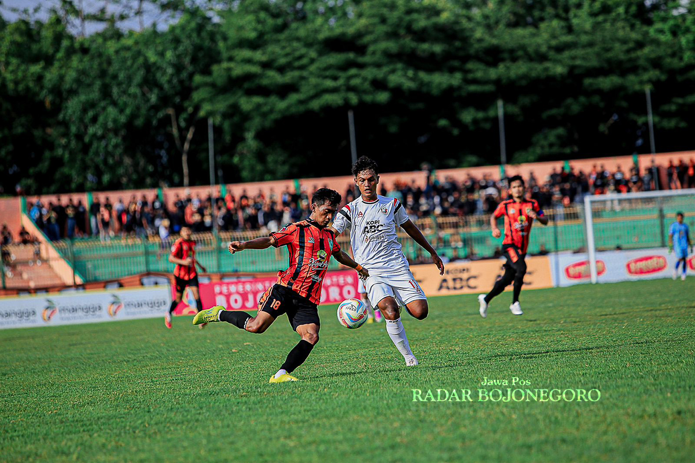 PUTRA DAERAH: Achmad Fajar Fathoni pemian putra daerah yang memerkuat skuad Persibo. (M.IRVAN RAMADHON/RADAR BOJONEGORO)