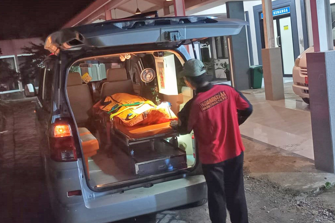 TEWAS: Jenazah Mbah Dasar, petani asal Desa Jipang, Kecamatan Cepu hendak diantar ke rumah duka.