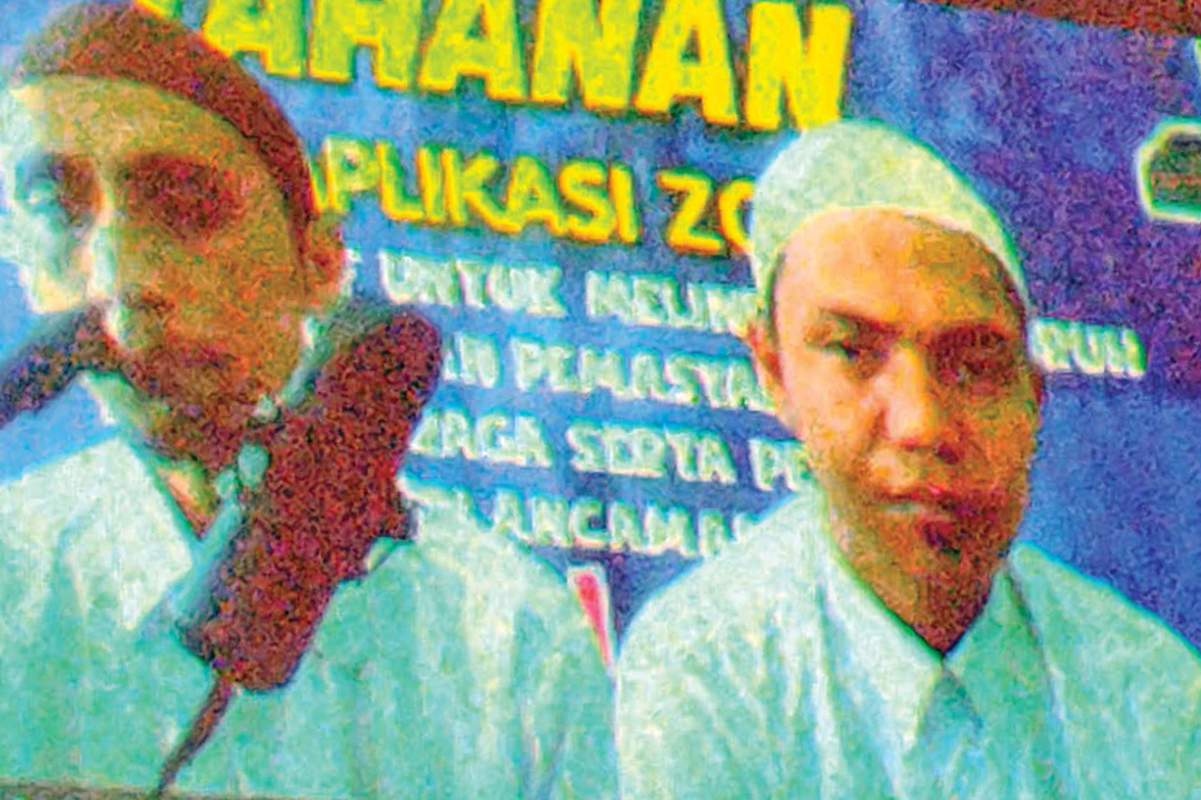 MENERIMA: Dua terdakwa residivis pencurian, Rizal Hermawan, 34, dan Zaenal Abidin, 29, divonis satu tahun penjara.