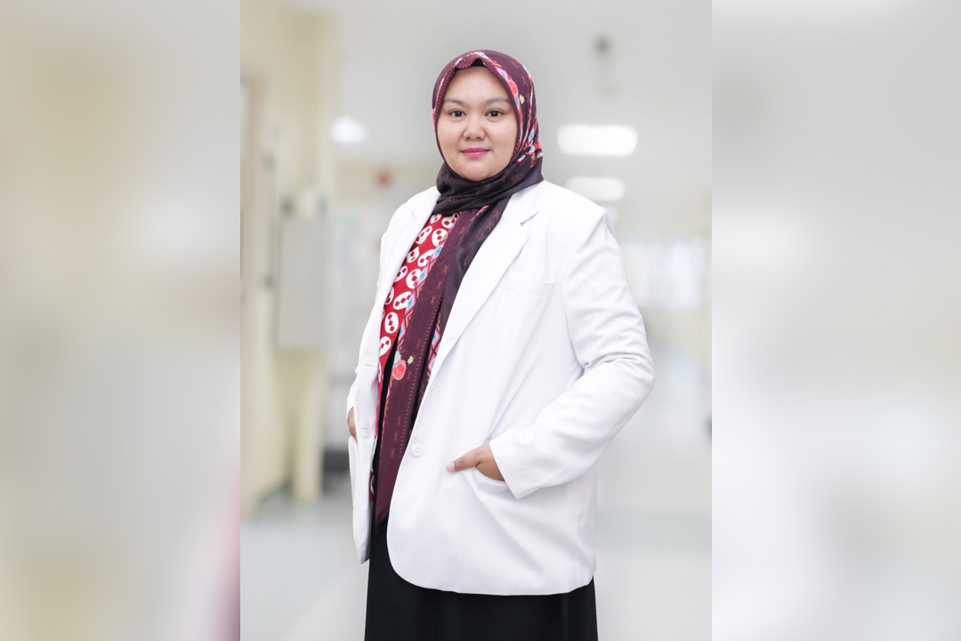 dr. Septyana Galuh Ajeng Sekar Dewi, Sp.PD, FINASIM  Dokter Spesialis Penyakit Dalam di RS Intan Medika