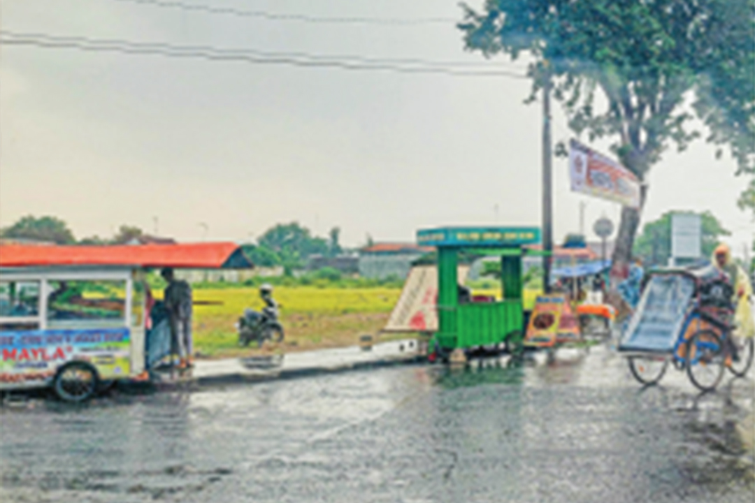 LAHAN PEMKAB: Salah satu lahan eks Pasar Blora yang merupakan milik Pemkab Blora di Kecamatan Blora Kota masih kosong. Lahan itu digadang-gadang diminati investor.