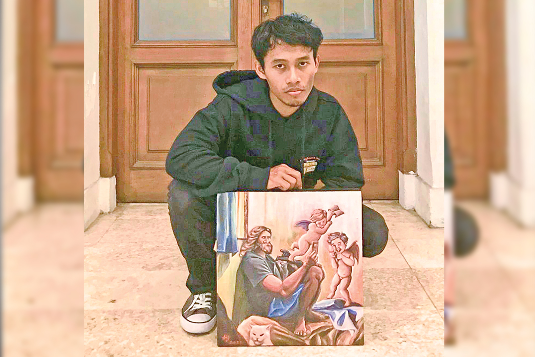 REALIS: Aji Dwi Kuncoro, tertarik bidang seni sejak kecil dan menekuni hingga kini. Belum menentukan karakter, Ia fokus pada aliran realis. Menggambar menyerupai objek asli.