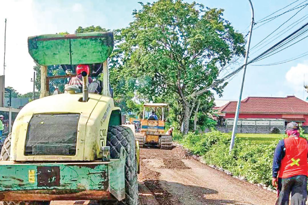 PENGURUKAN: Titik ruas jalan Pucuk - Sekaran sudah mulai dikerjakan.