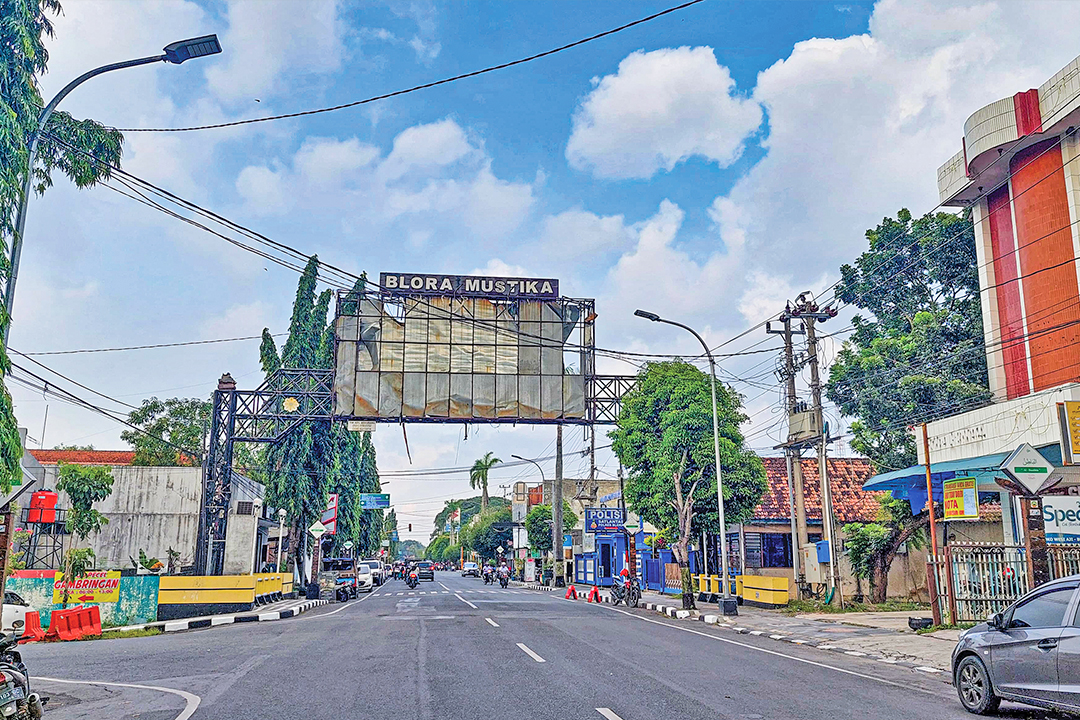 PENGADAAN PJU: Ruas Jalan Pemuda tampak dilalui pengendara, lampu-lampu PJU tampak masih terpasang.