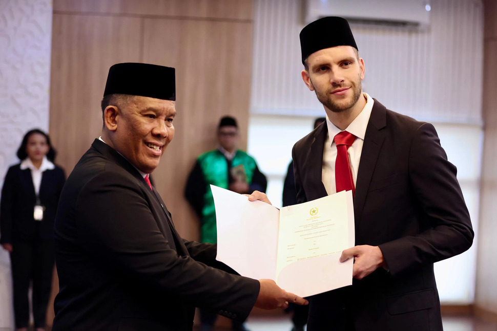 Maarten Paes telah resmi memeluk kewarganegaraan Indonesia, dan masih ada lagi pemain yang akan dinaturalisasi. (Foto: Dok. PSSI)