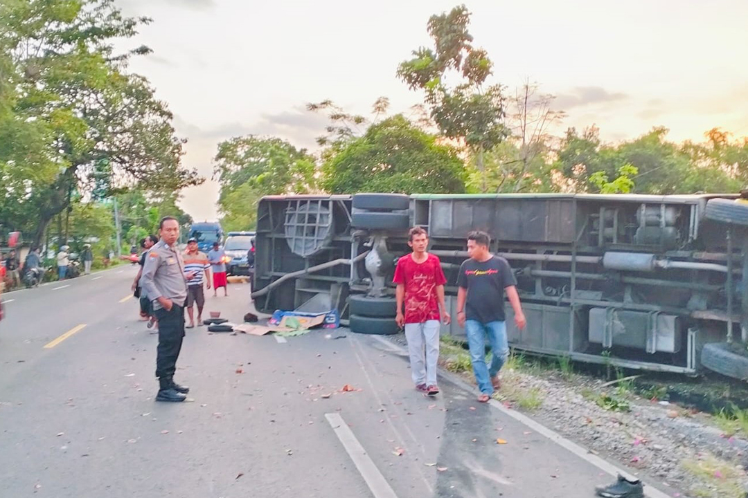 TRAGIS: Bus Rajawali jurusan Bojonegoro-Surabaya terlibat laka lantas di ruas jalan Nasional turut Desa Ngemplak, Kecamatan Baureno pukul 06.00 WIB pada Sabtu lalu (4/5).