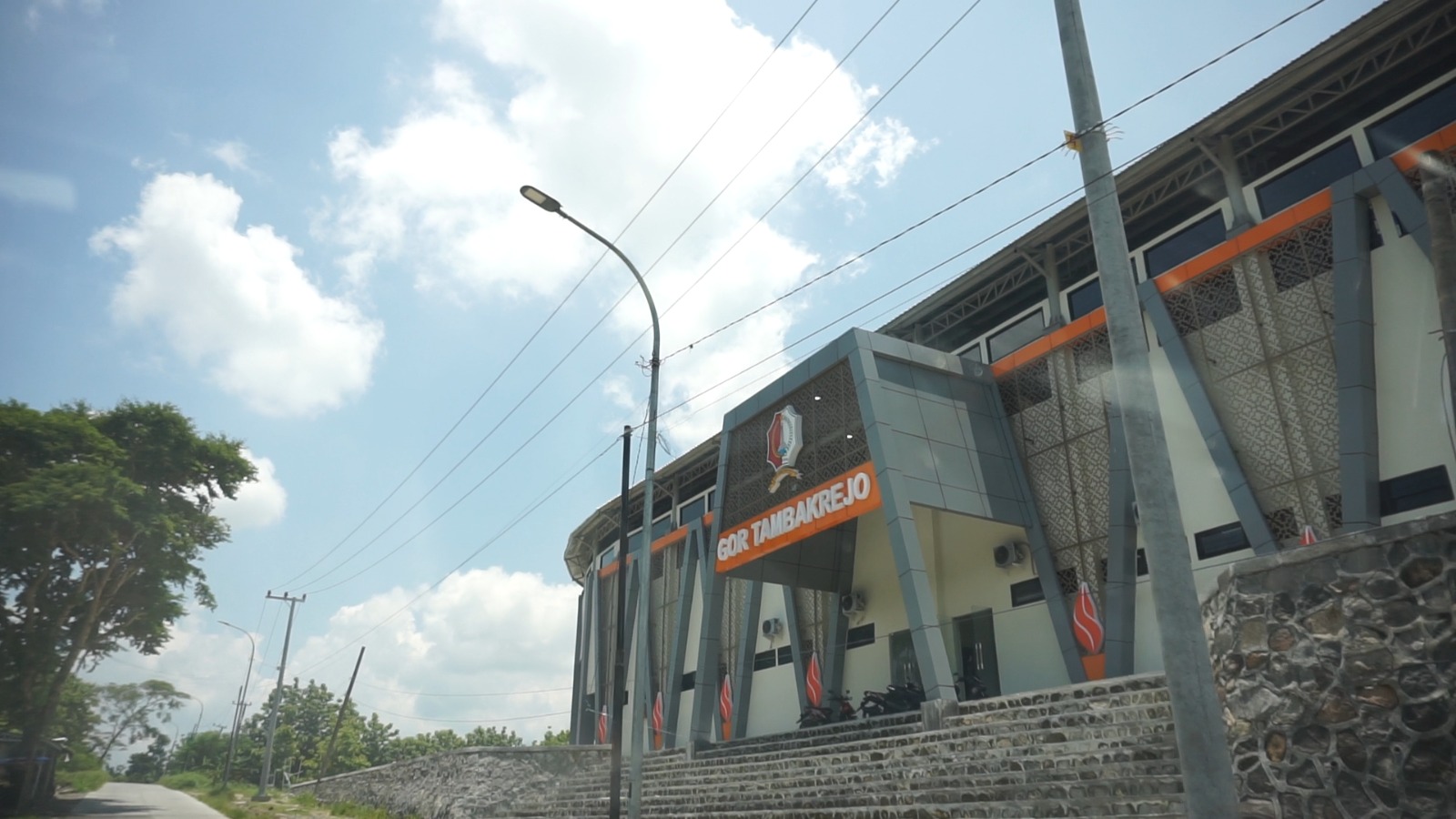 GOR Kecamatan Tambakrejo diharapkan dapat munculkan bibit atlet berprestasi.