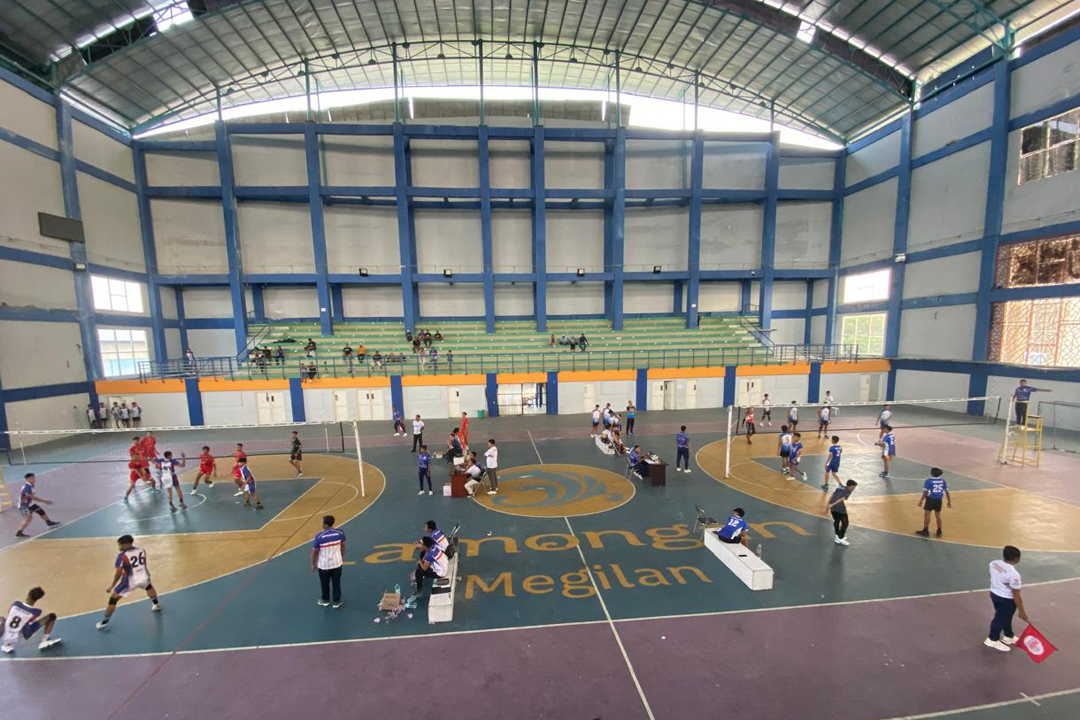 TAMBAH JAM TERBANG: Tim yang meraih juara 1 dan dua pada seleksi internal PBVSI Lamongan bakal dikirim ke Kejurprov U-17 di Bojonegoro.