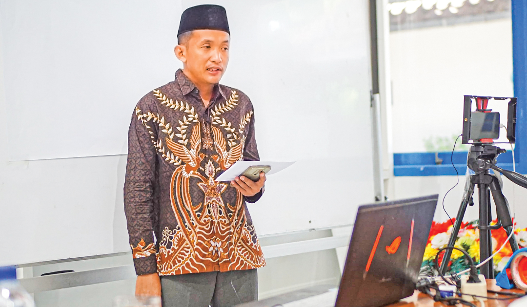 Lukman Hakim: Salah satu juri di Event Festival Kaligrafi.
