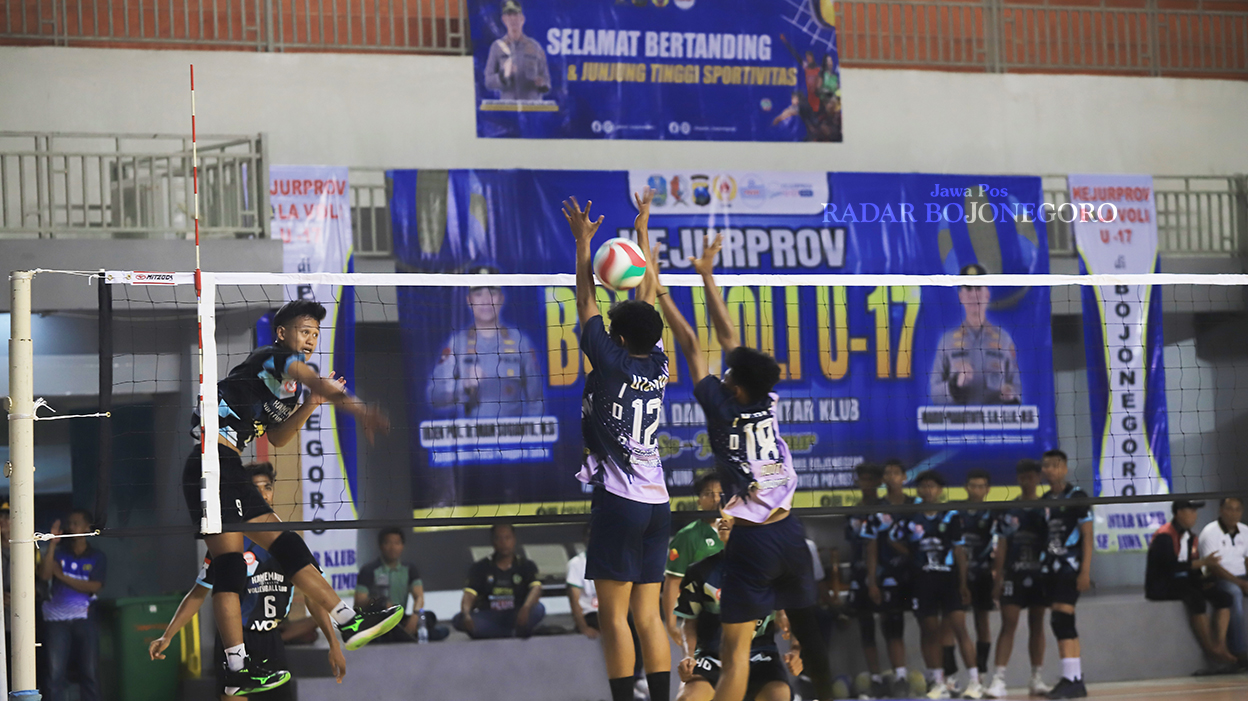 Kejurprov Bola Voli Jawa Timur U-17 akan diselenggarakan di GOR Utama Bojonegoro dan GOR Polres Bojonegoro hingga 1 Juni 2024. (YUAN EDO/RADAR BOJONEGORO)