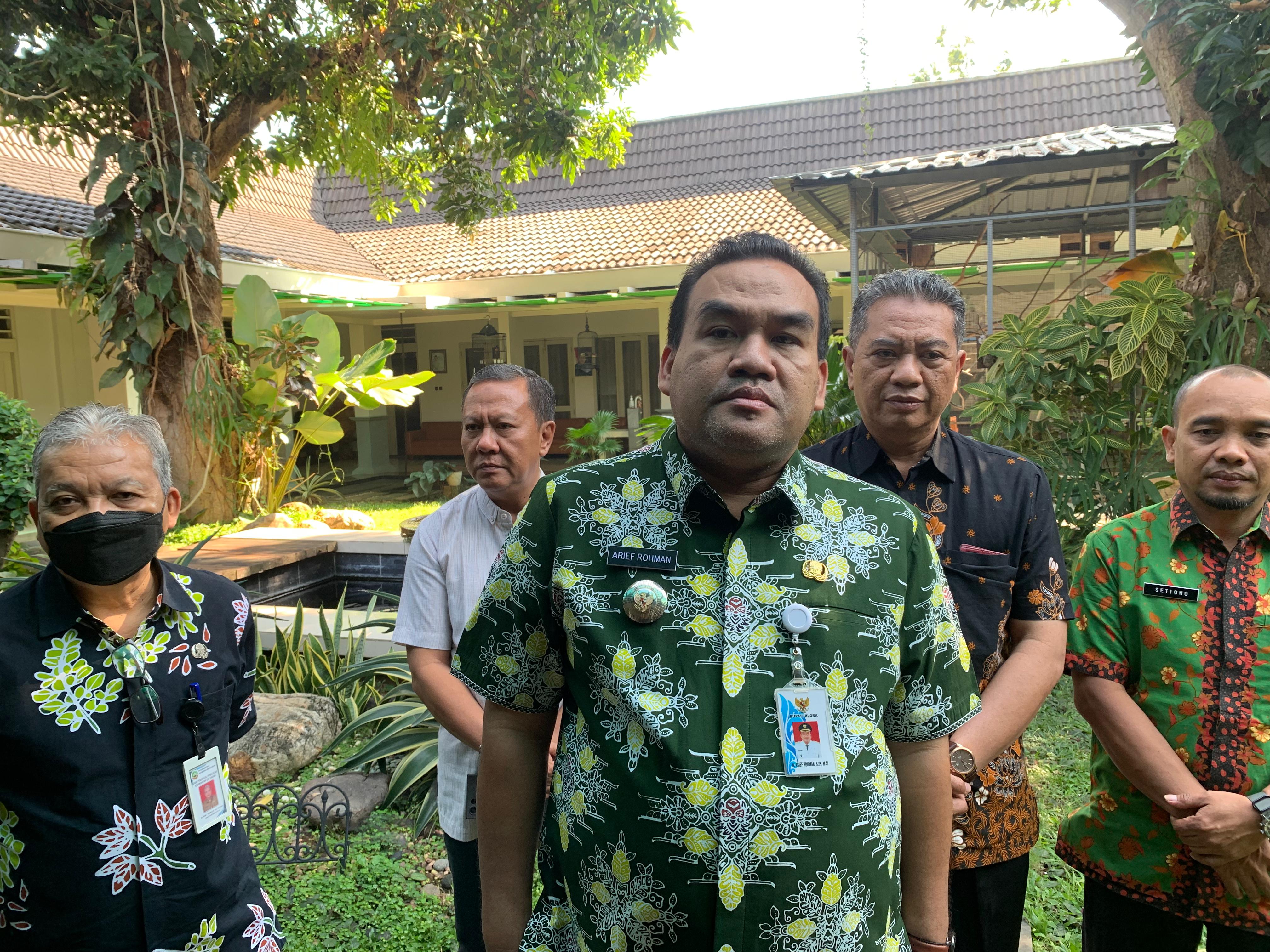 Bupati Blora Arief Rohman dan para jajaran petinggi Blora Artha klarifikasi terkait permasalahan di tubuh blora artha. (RAHUL OSCARRA DUTA/RADAR BOJONEGORO)