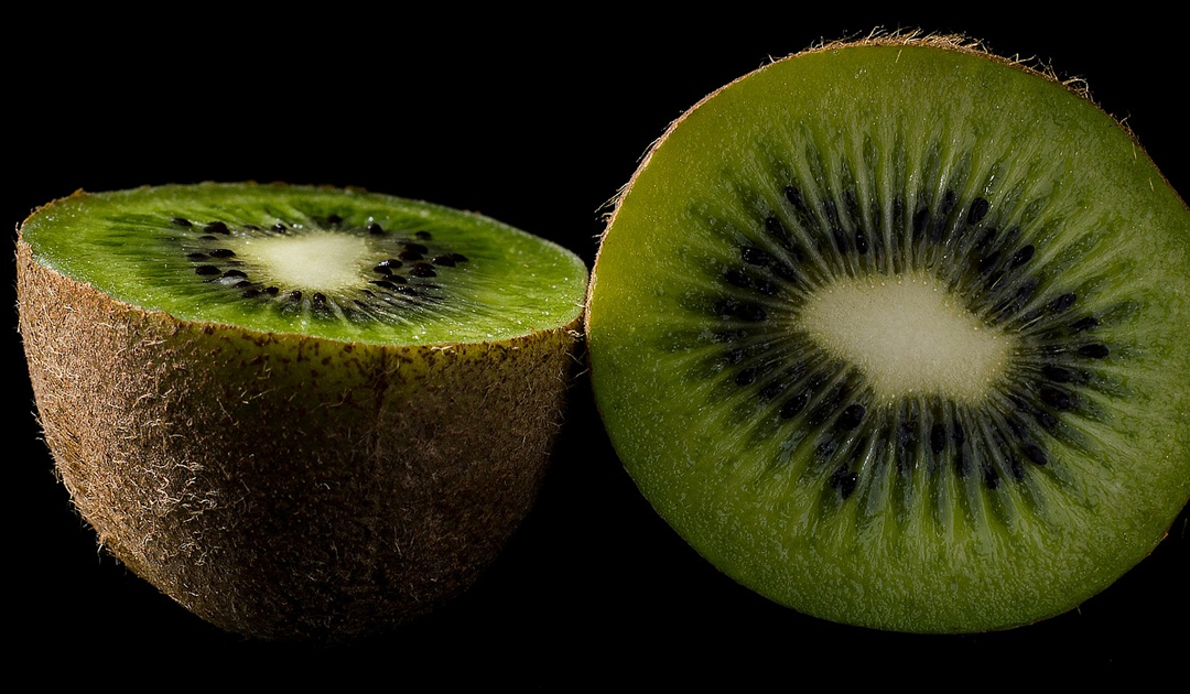 Buah kiwi asal tiongkok.