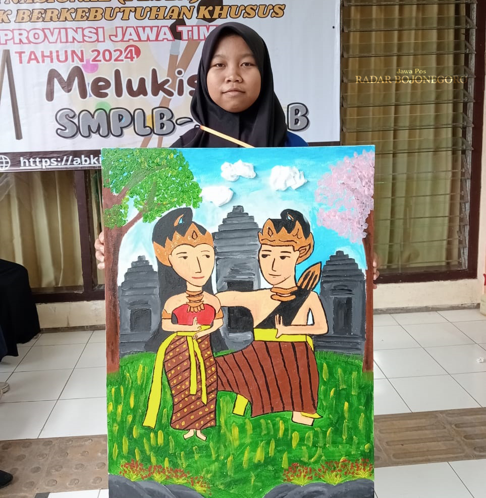 BERPRESTASI: Evina siswi Sekolah Luar Biasa (SLB) PGRI Kalitidu pamerkan karya lukisannya yang mengantarkan raih prestasi juara FL2SN tingkat kabupaten 2024. (DEWI SAFITRI/RADAR BOJONEGORO)