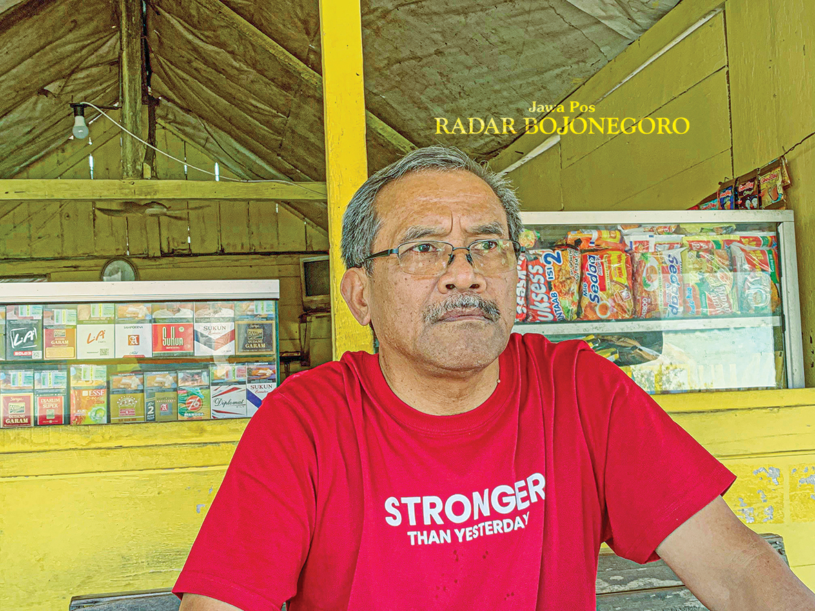 &rsquo;&rsquo;Yang begitu (lawan bumbung kosong) lebih jahat daripada politik dinasti. Sebab, politik dinasti masih bertarung. Masih memberikan ruang bagi yang lain," - Djoko Nugroho (RAHUL OSCARRA DUTA/RADAR BLO