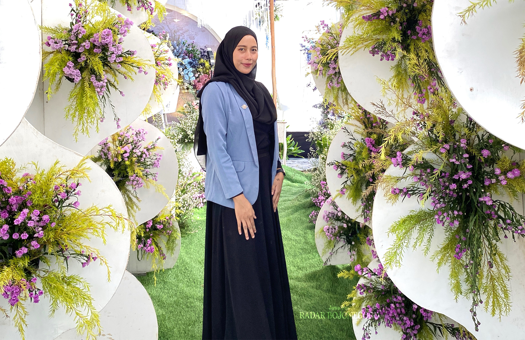 KREATIVITAS: Hasil dekorasi Siti Mardhiyah begitu anggun dan elegan. Semangat belajarnya pada bidang kreatif layak diacungi jempol. (IST/RADAR BOJONEGORO)