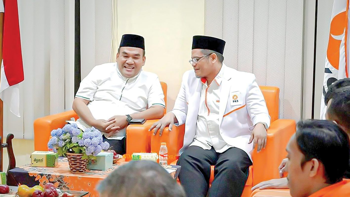 PENDALAMAN: Bapaslon Arief Rohman-Sri Setyorini menghadiri acara pendalaman visi-misi di kantor DPW PKS Jawa Tengah.