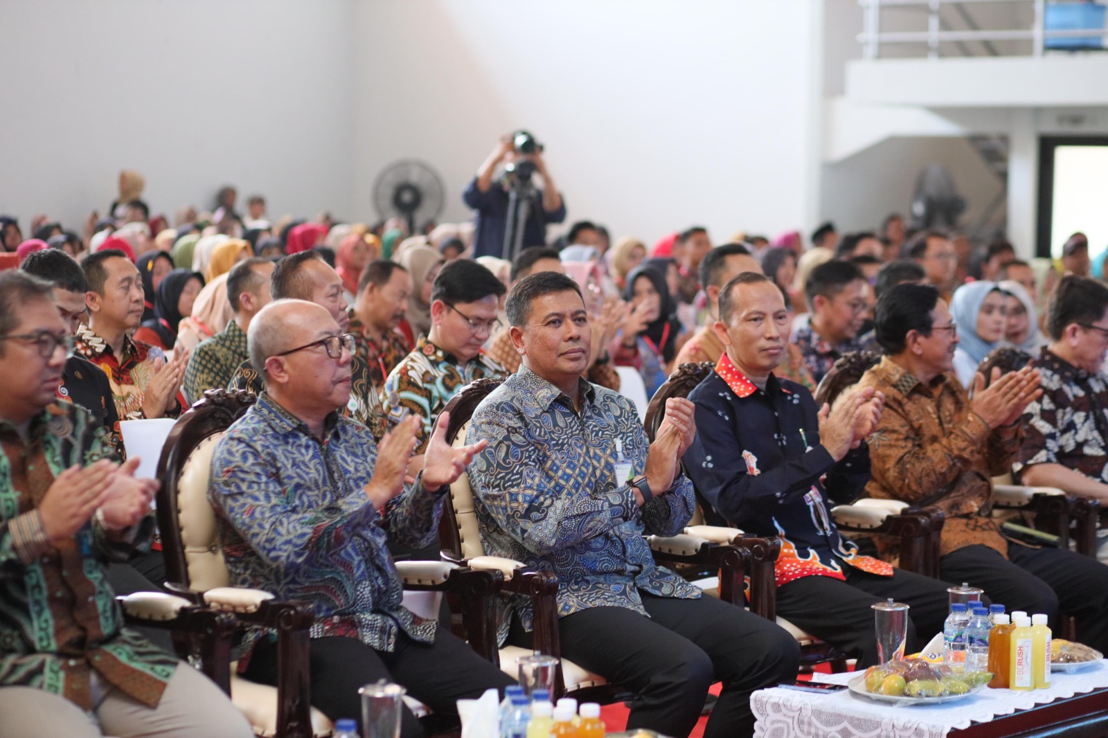 INKLUSI EKONOMI: Direktur Utama BPJS Ketenagakerjaan bersama berbagai pelaku jasa keuangan, hadir di tengah masyarakat, meningkatkan literasi dan inklusi ekonomi.