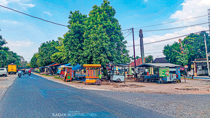 BUTUH DIPERBAIKI : Taman Seribu Lampu Cepu butuh perbaikan di sejumlah sudut.