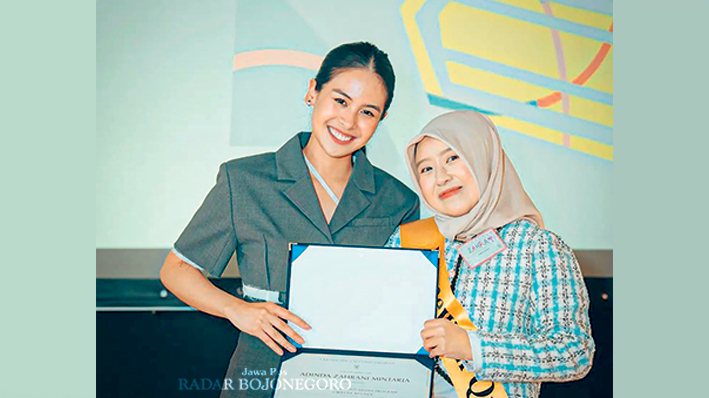 BERPRESTASI: Adinda Zahrani terpilih sebagai delegasi Jawa Timur yang akan mengikuti Australia-Indonesia Youth Exchange Program (AIYEP) 2024 di Kota Canberra, Australia. Juga