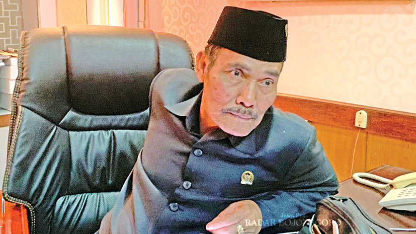 Kami akan mencalonkan kader PDIP sendiri dan kami kolaborasikan dengan partai pengusung lainnya sebagai bakal calon bupati dan wakil bupati.