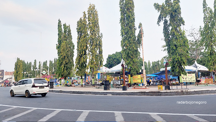 PEMELIHARAAN: Alun-Alun Blora hendak dilakukan pemeliharaan dengan menelan anggaran senilai Rp 548 juta. (LUKMAN HAKIM/RADAR BOJONEGORO)