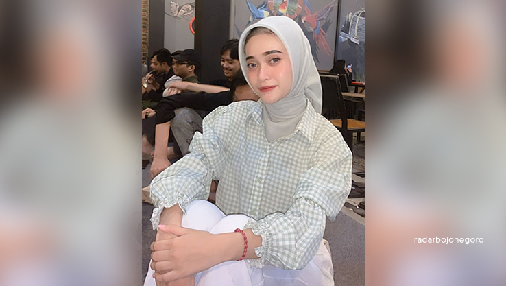Angeellika Yaannuuar Kirranaa Berenang Tenangkan Pikiran. (IST/RADAR BOJONEGORO)
