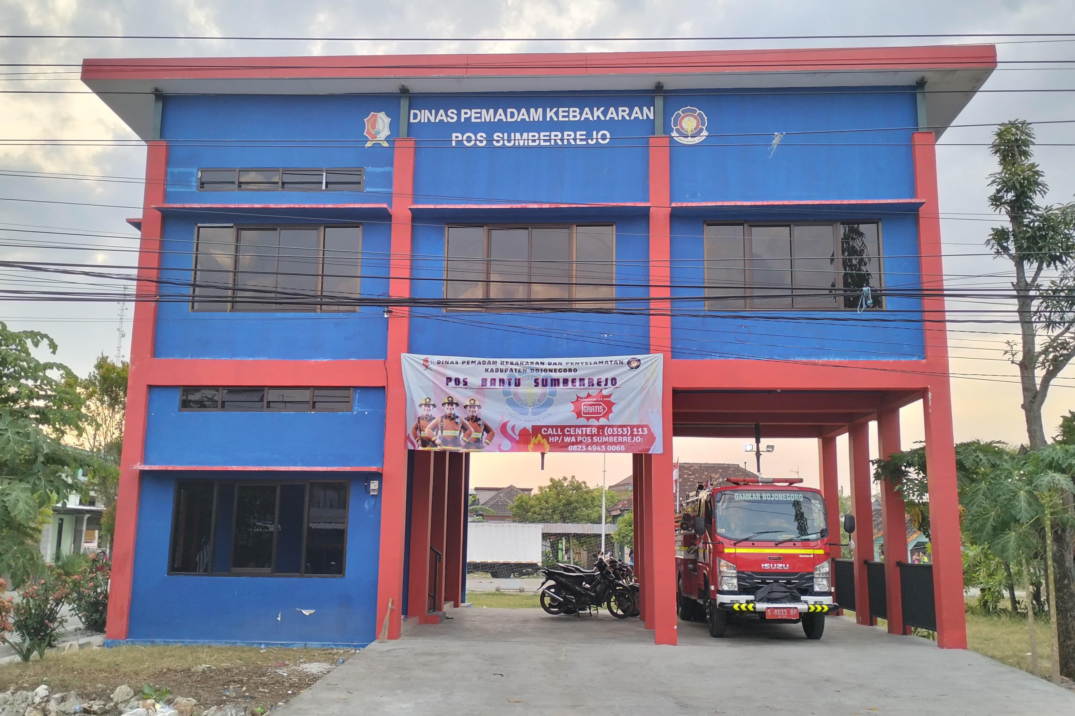 Pos Bantu Damkarmat Sumberrejo kini telah beroperasi, siap melayani area Kecamatan SUmberrejo dan sekitarnya. (M. NURCHOLIS/RADAR BOJONEGORO)