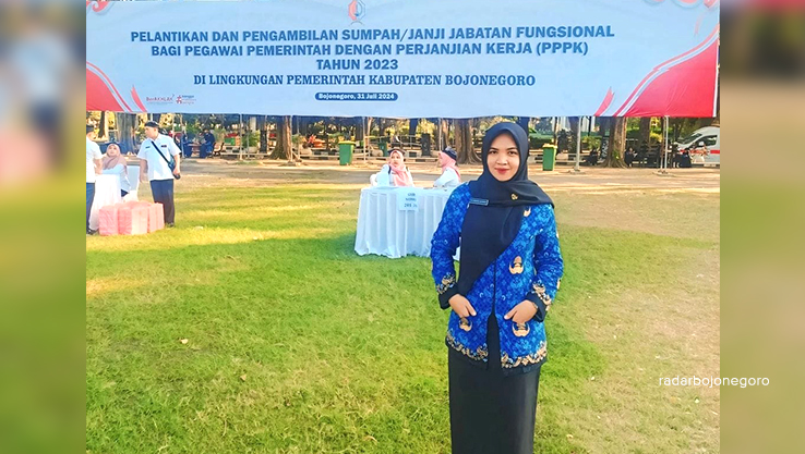 Siiti Shobrin Novisatin Guru dan Usaha Teh. (IST/RADAR BOJONEGORO)