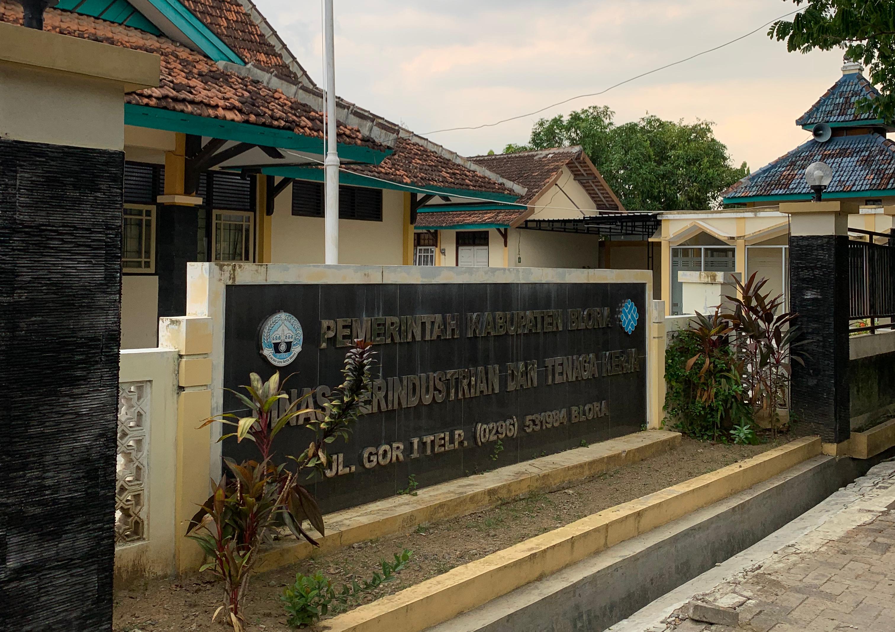 PELAYANAN : Kantor Dinperinaker Blora terus berupaya menurunkan angka pengangguran.  (Inas Alimaturrahmah/RADAR BOJONEGORO)