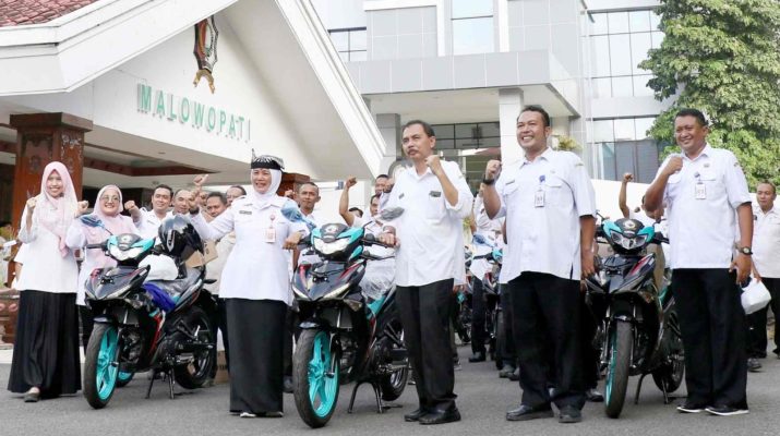 Selain menyegarkan unit sepeda motor petugas penarikan pajak, kini pembayaran pajak dapat dilakukan secara daring, dan pembayaran dapat dilakukan dengan QRIS. (Dok. Pemkab Bojonegoro)