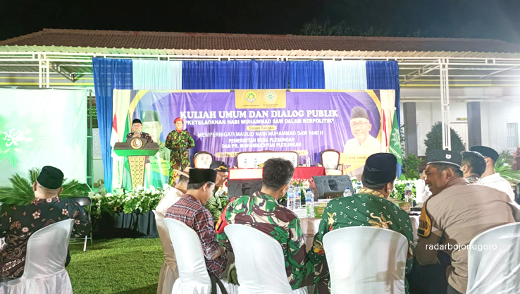 GAYENG: Acara kuliah umum dan dialog publik berjalan gayeng. Ratusan peserta juga antusias dan terkesan.