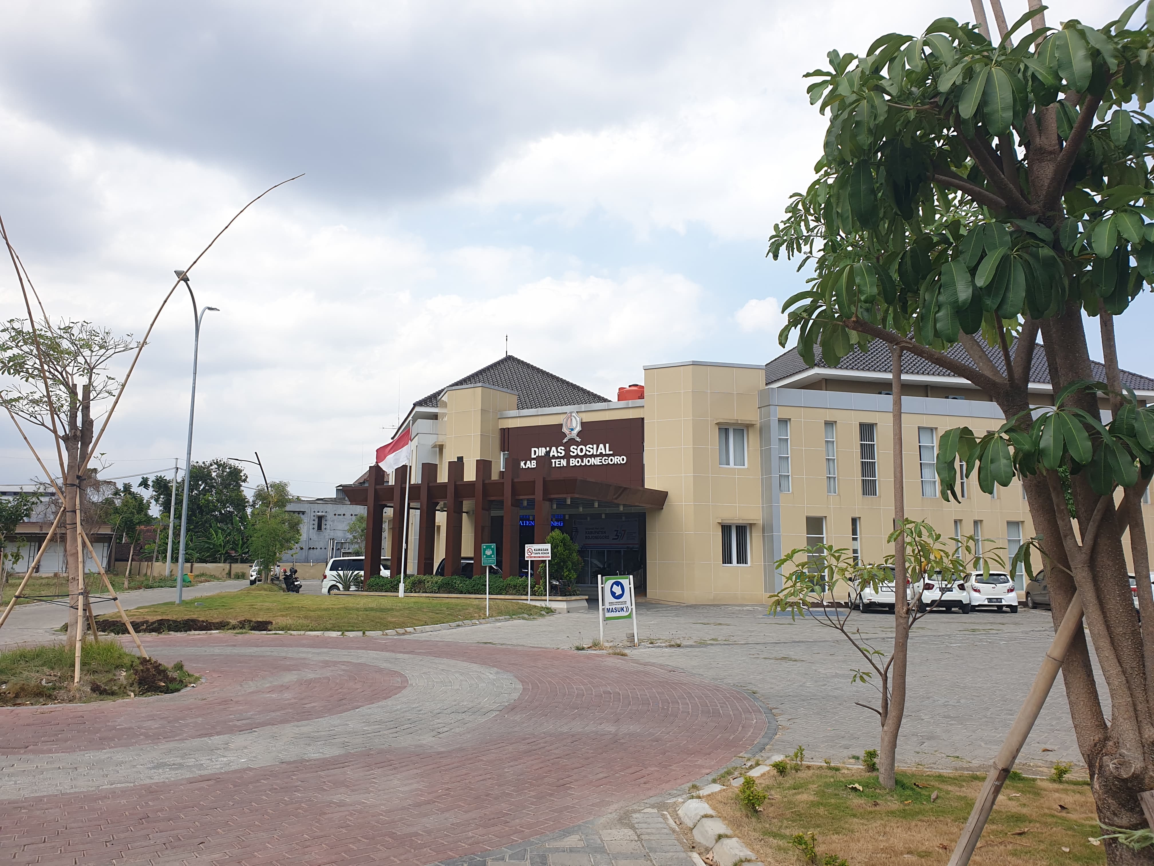 Kantor Dinas Sosial (Dinsos) Kabupaten Bojonegoro. 