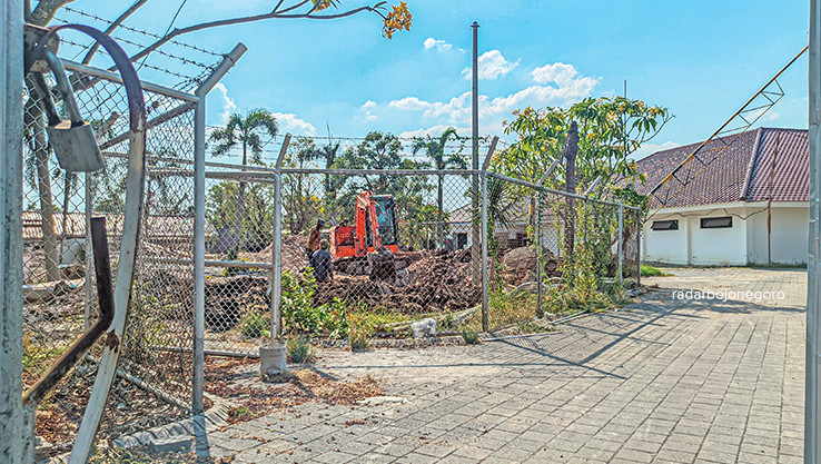 PROSES PEMBANGUNAN: RS Onkologi di Desa Talok, Kecamatan Kalitidu proses pembangunan, diproyeksikan sebagai layanan terpadu penanganan kanker di Bojonegoro. (DHANI WAHYU ALFIANSYAH/RADAR BOJONEGORO)