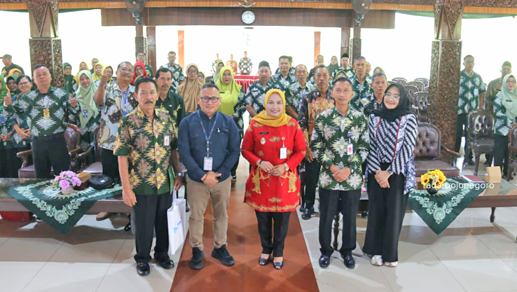 PURNA TUGAS: Sebanyak 55 PNS yang akan memasuki masa pensiun akhir 2024 telah mendapat sosialisasi dan edukasi dari Mandiri Taspen dan Bank Jateng Cabang Blora. (ISTIMEWA/RADAR BOJONEGORO)