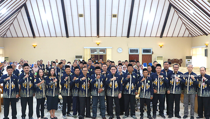 PENGUKUHAN: Kelompok Kontak Tani Nelayan Andalan (KTNA) telah dikukuhkan oleh Pj Bupati Bojonegoro Adriyanto di Ruang Angling Dharma Jumat (1/11). (HUMAS PEMKAB BOJONEGORO FOR RADAR BOJONEGORO)