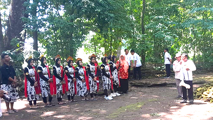 BELAJAR SEJARAH: Pemkab Blora mengenalkan generasi penerus dengan belajar sejarah dengan jelajah budaya. (LUKMAN HAKIM/RADAR BOJONEGORO)
