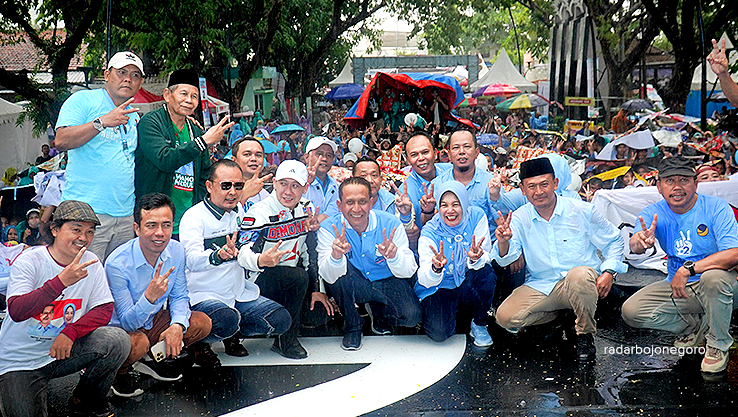 &lsquo;&rsquo;Insya Allah dengan doa dan dukungan semua, kami akan menjadi pemimpin Bojonegoro lima tahun ke depan. Bismillah, coblos nomor 02,&rsquo;&rsquo;