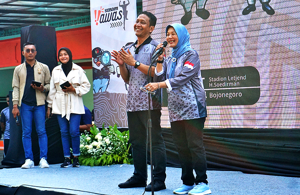MENANG MUTLAK: Paslon Wahono-Nurul saat senam di masa tahapan kampanye, paslon nomor 02 itu menang mutlak di semua kecamatan Bojonegoro.